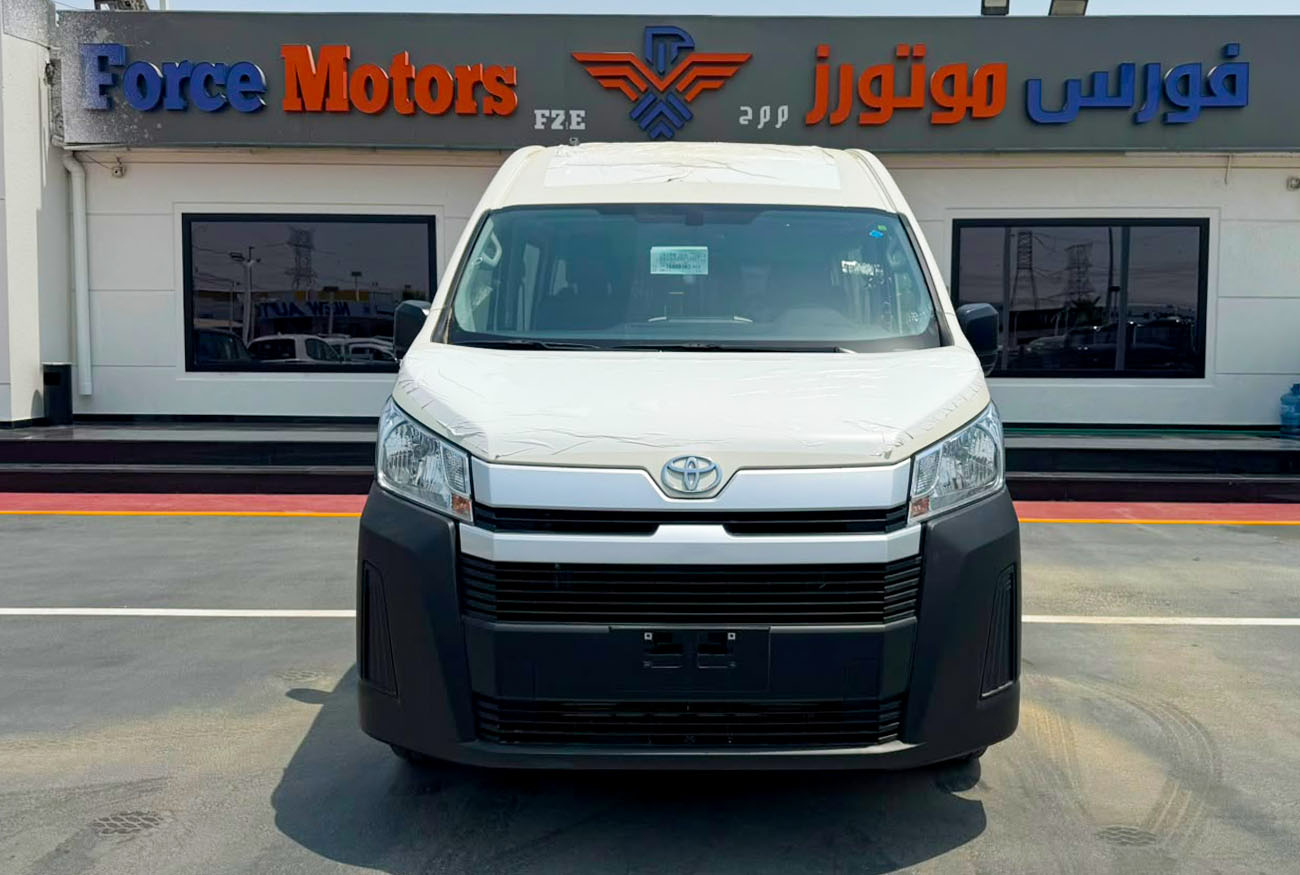 Hiace DX . 2.8L . Inline-4 . Manual . Diesel . 9+ Seats