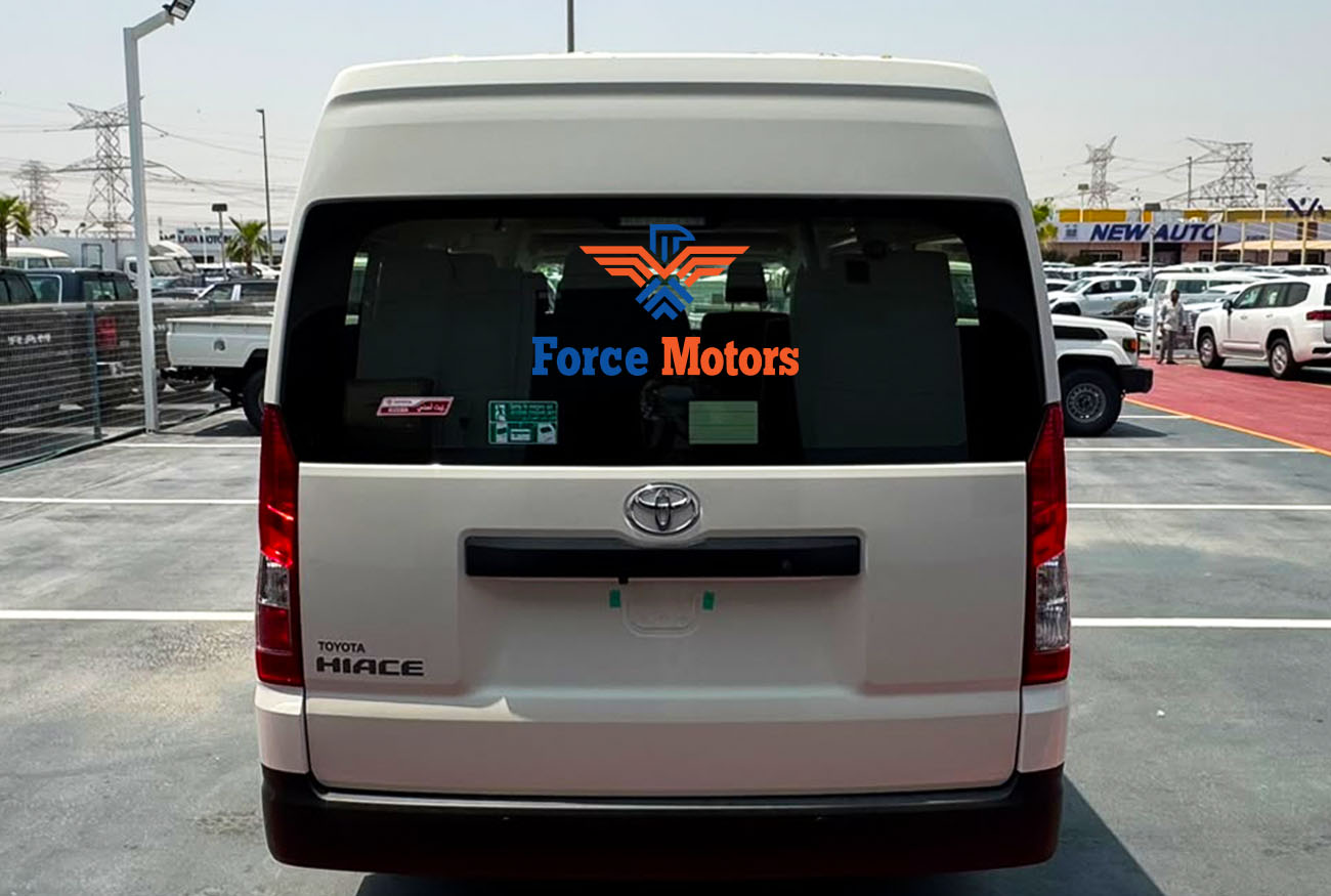 Hiace DX . 2.8L . Inline-4 . Manual . Diesel . 9+ Seats thumbnail 4